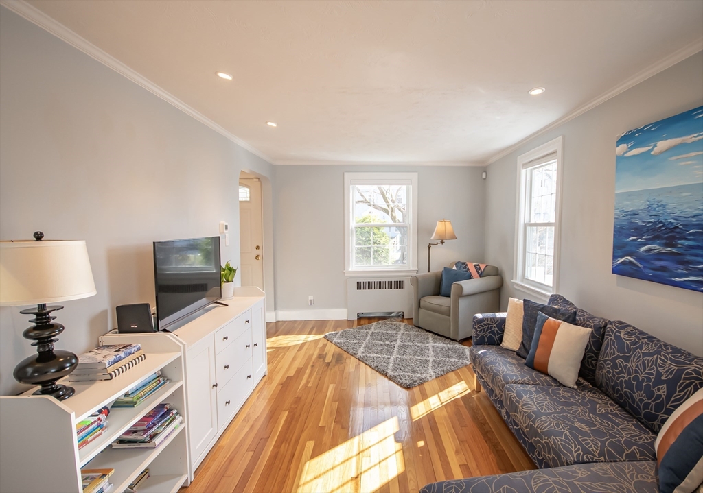 27 Little Pond Road Belmont, MA 02478 - Photo 8 of 42