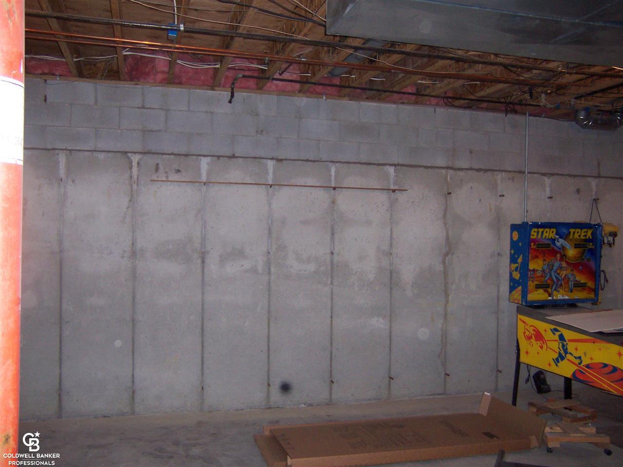 1021 Riley Center Road Memphis, MI 48041 - Photo 18 of 27 31332729-17.JPG