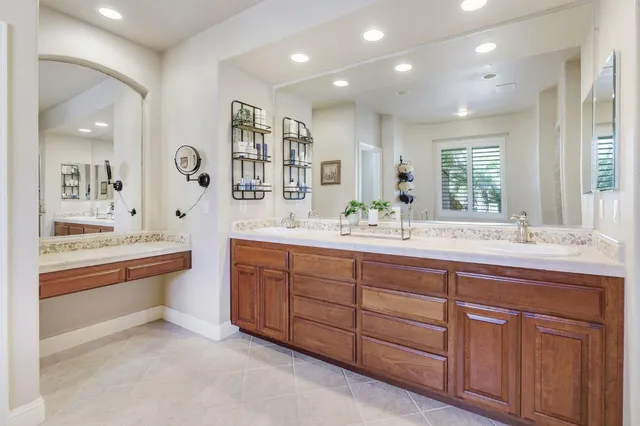 $1,099,000 | 33426 Canvas Back Street, Woodland, CA 95695