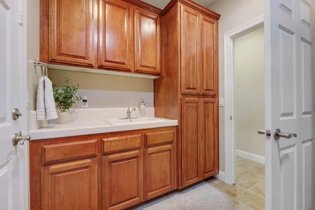 $1,099,000 | 33426 Canvas Back Street, Woodland, CA 95695