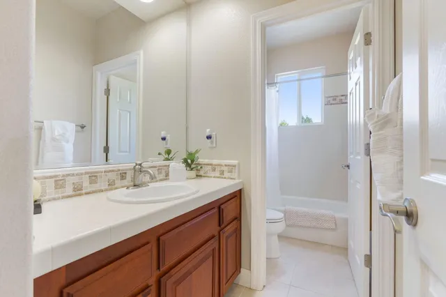 $1,099,000 | 33426 Canvas Back Street, Woodland, CA 95695