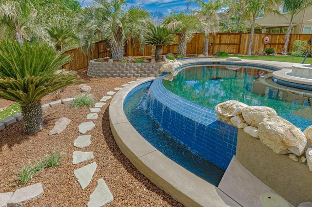 $1,099,000 | 33426 Canvas Back Street, Woodland, CA 95695