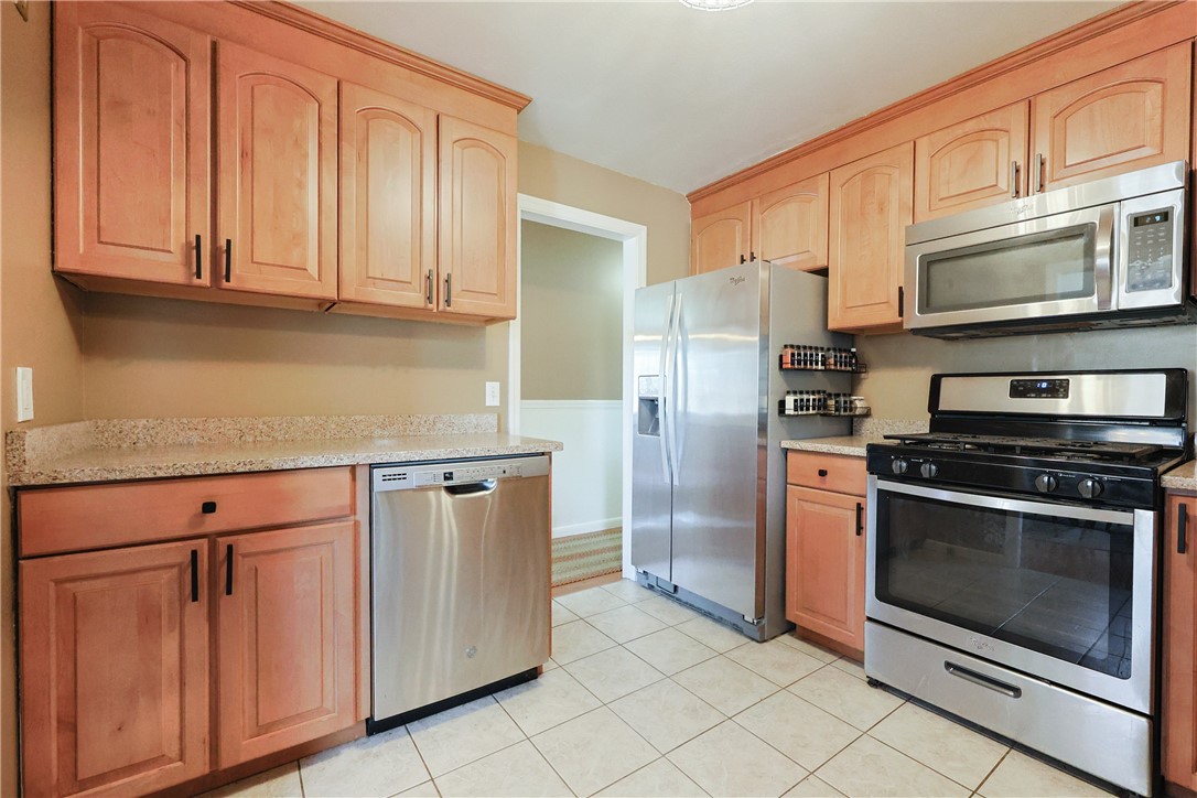 451 Mendon Road North Smithfield, RI 02896 - Photo 23 of 37 Kitchen