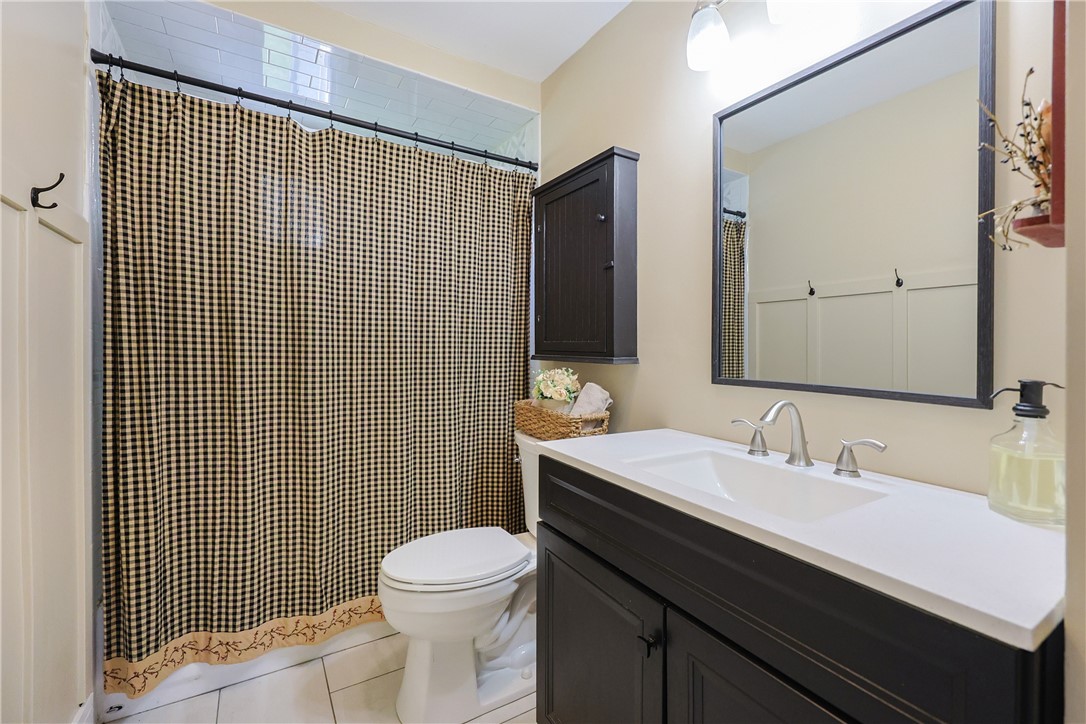 451 Mendon Road North Smithfield, RI 02896 - Photo 35 of 37 Main Bath