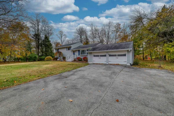 $600,000 | 4 Irene Court, Fishkill, NY 12524