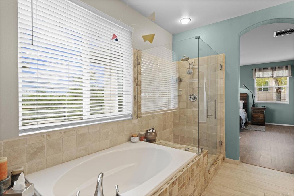 4998 Verona Street Oceanside, CA 92056 - Photo 23 of 42 Primary Bath