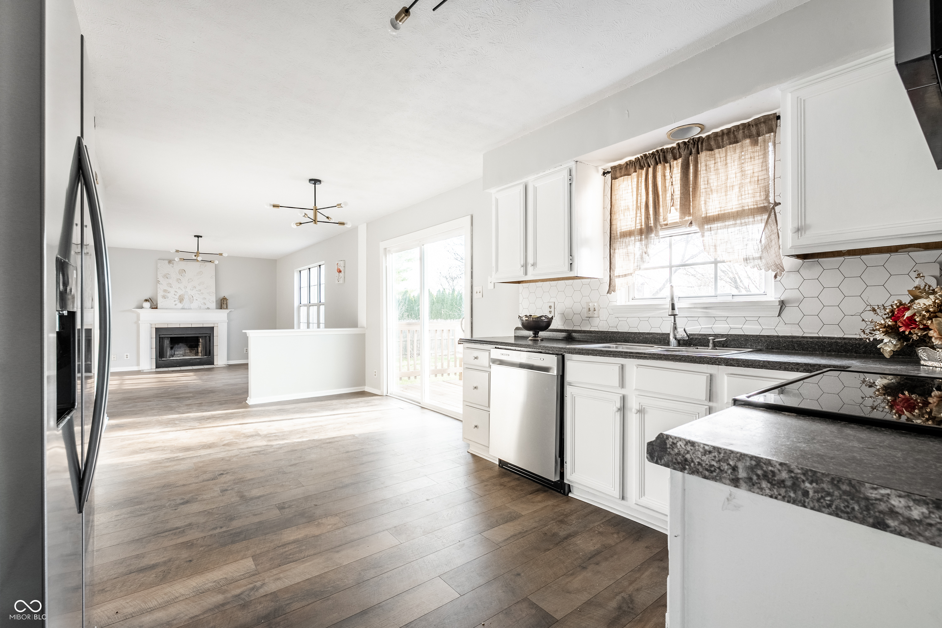 12559 Bentley Boulevard Fishers, IN 46038 - Photo 10 of 43