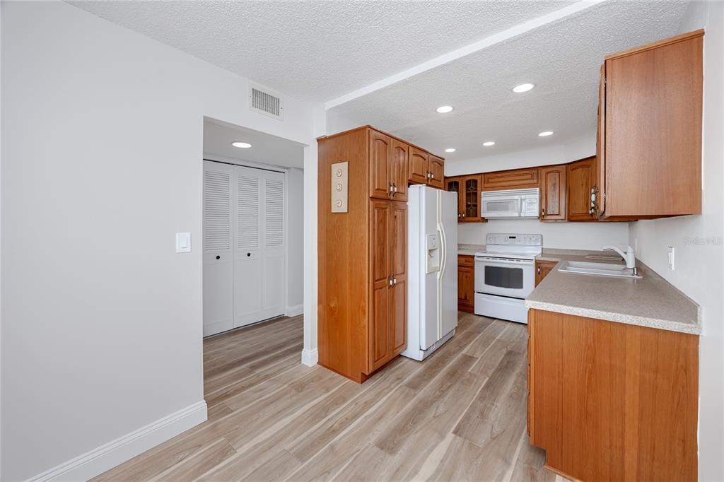 7100 Sunset Way, Unit 810 St. Pete Beach, FL 33706 - Photo 9 of 48