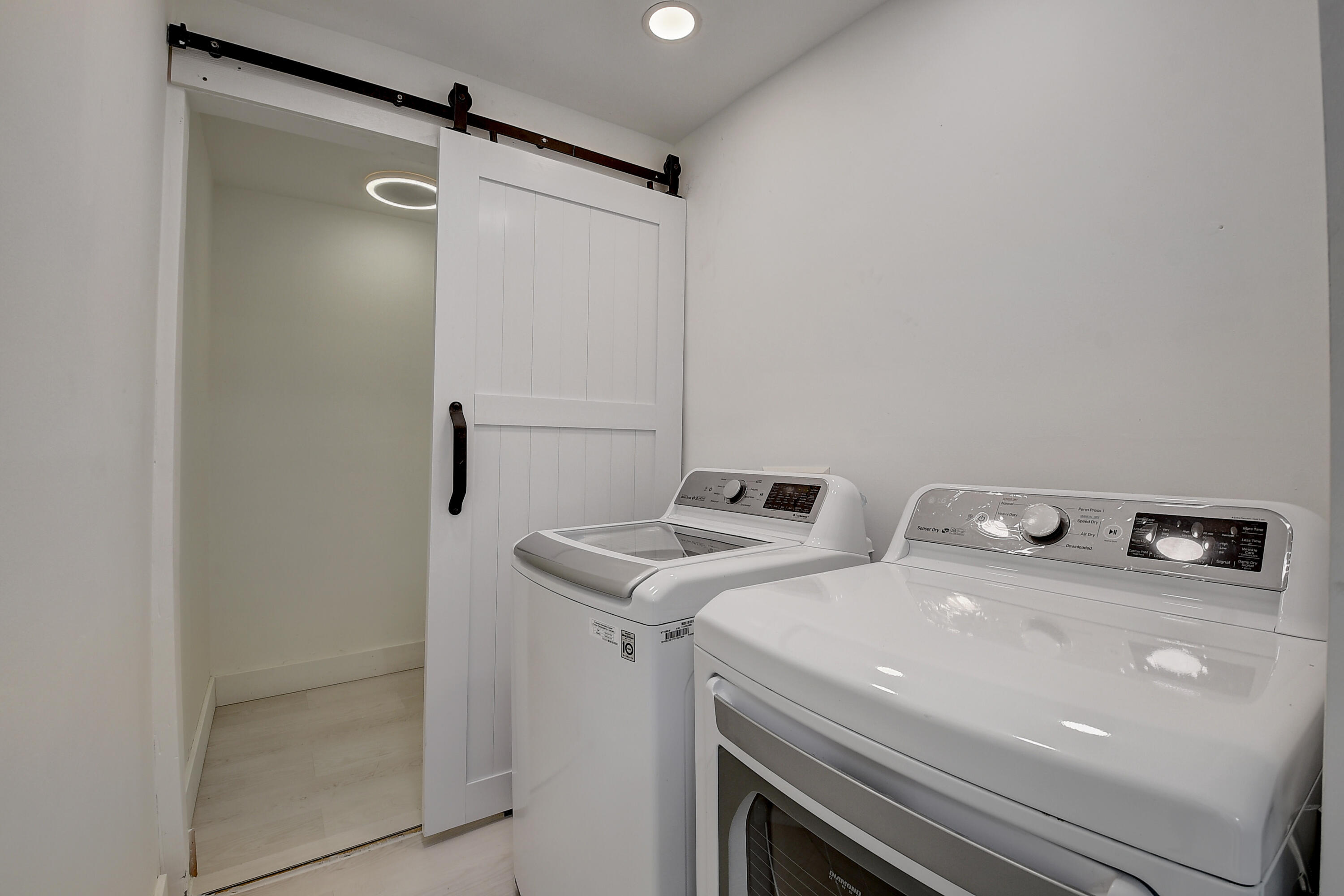 5128 Coronado Ridge Boca Raton, FL 33486 - Photo 22 of 44 LAUNDRY AND HALF BATH
