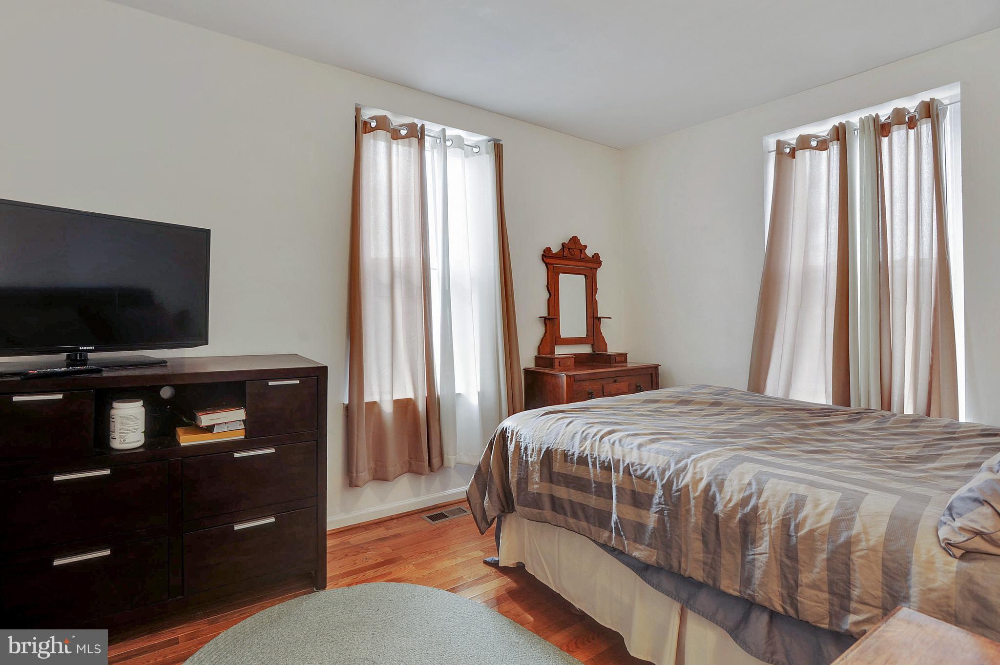 312 R Street Northwest Washington, DC 20001 - Photo 16 of 23 Bedroom