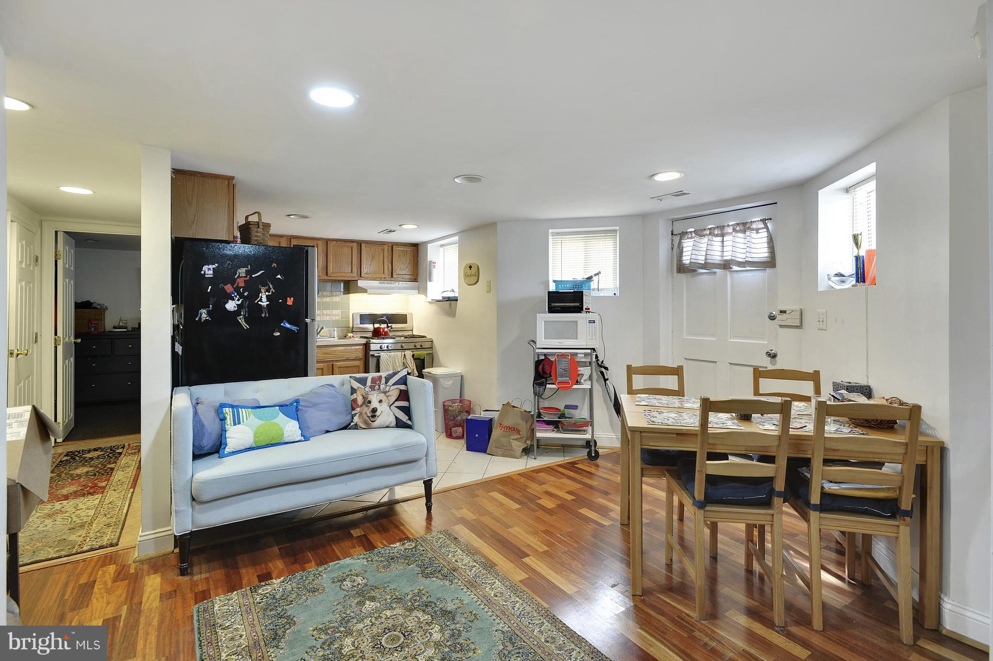 312 R Street Northwest Washington, DC 20001 - Photo 19 of 23 Living Room