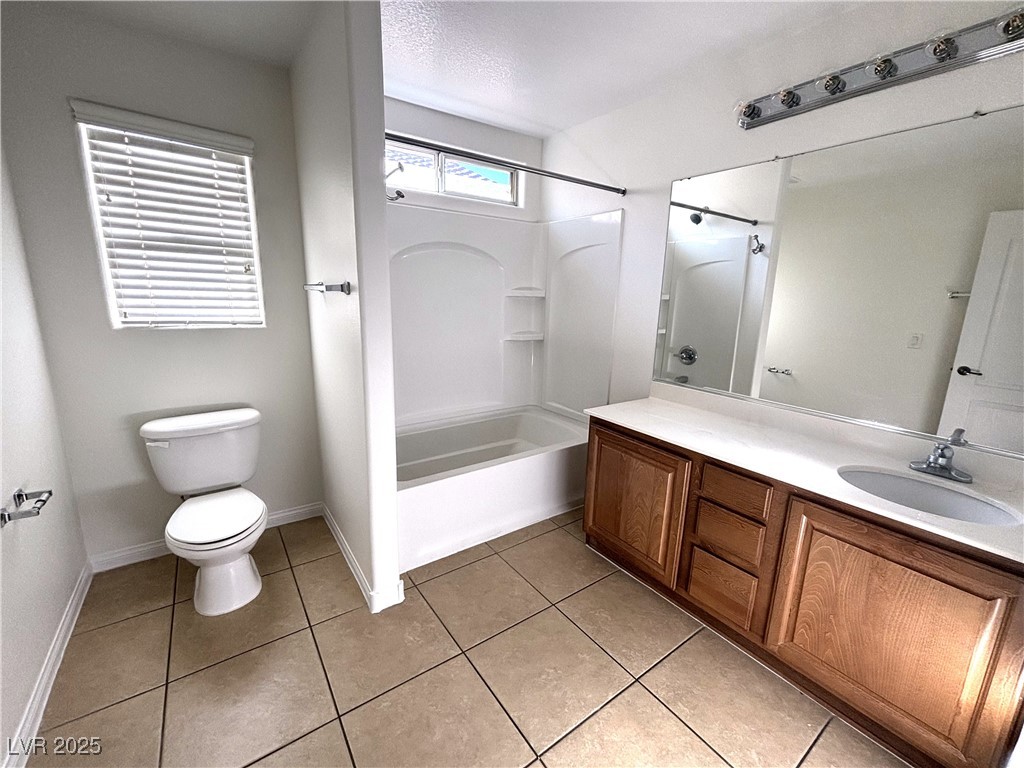 11681 Splendor View Drive Las Vegas, NV 89183 - Photo 20 of 26 Upstairs Bath