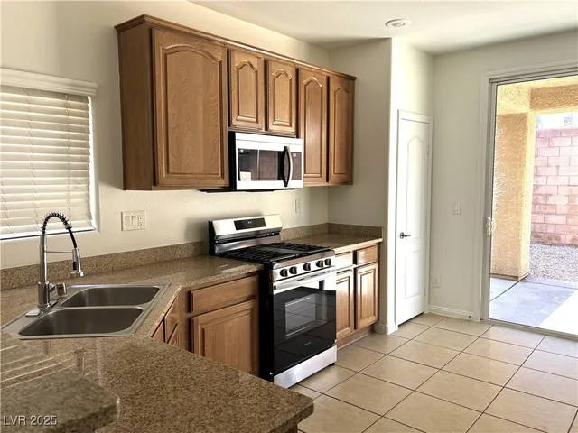 $2,250 | 11681 Splendor View Drive, Las Vegas, NV 89183