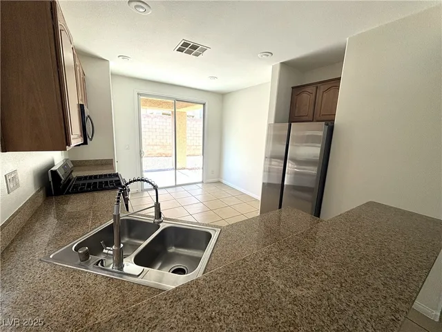 $2,250 | 11681 Splendor View Drive, Las Vegas, NV 89183