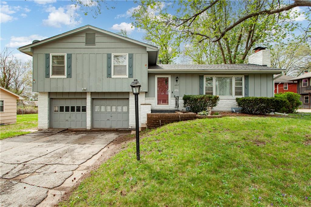 8917 East 58th Street Raytown, MO 64133 - Photo 1 of 30