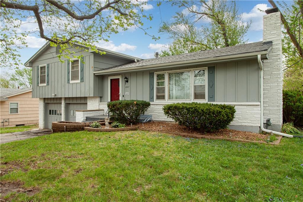 8917 East 58th Street Raytown, MO 64133 - Photo 2 of 30