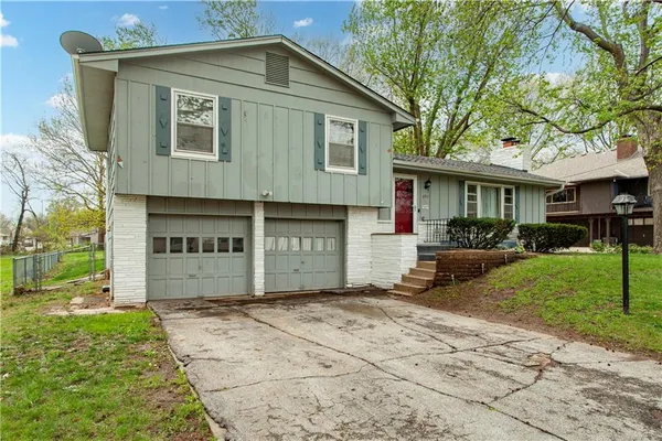 $190,000 | 8917 East 58th Street, Raytown, MO 64133