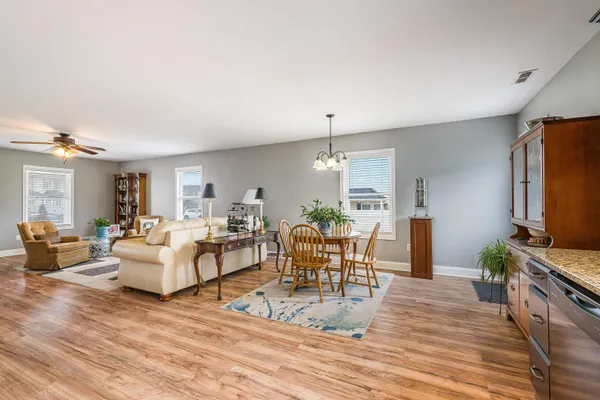 $259,900 | 812 Carson Circle, Grottoes, VA 24441