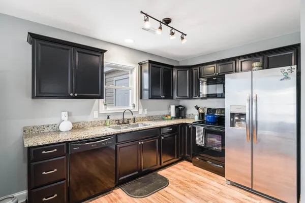 $259,900 | 812 Carson Circle, Grottoes, VA 24441