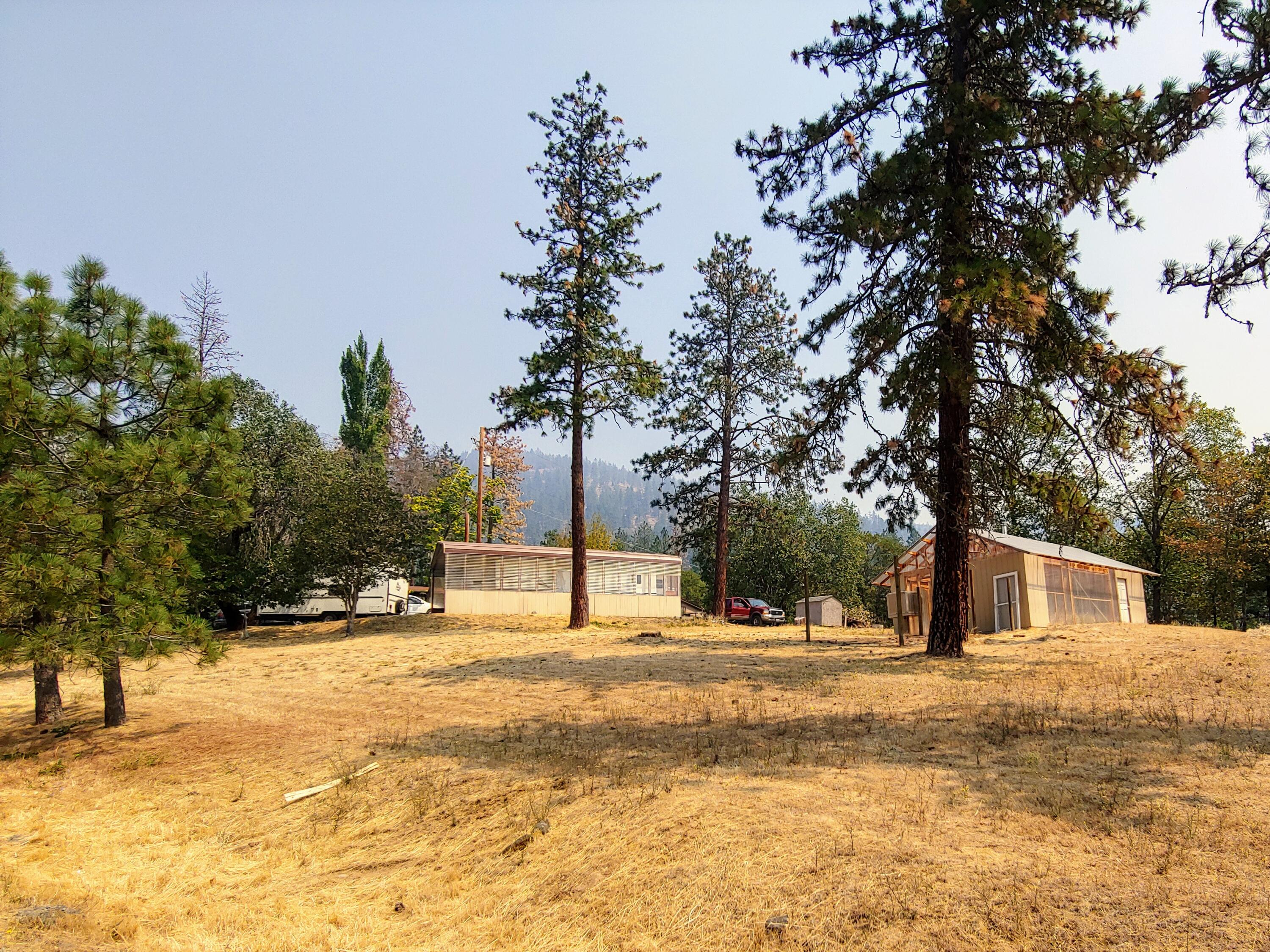 1380 Oxyoke Road Grants Pass, OR 97526 - Photo 15 of 18 Greenhouse-RV carport