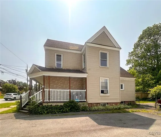 $129,000 | 528 Jefferson Avenue, Utica, NY 13501