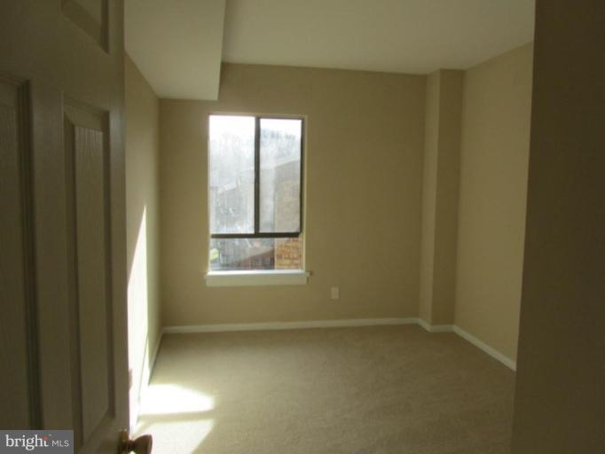 2253 Castle Rock Square, Unit 22C Reston, VA 20191 - Photo 4 of 10 Bedroom #3