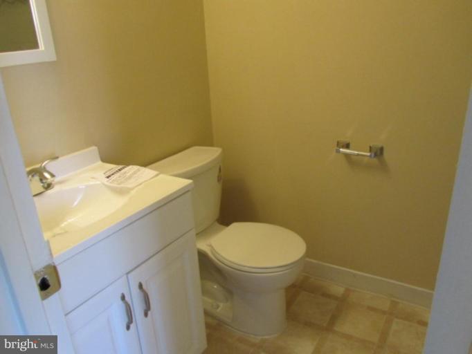 2253 Castle Rock Square, Unit 22C Reston, VA 20191 - Photo 7 of 10 Bath #2