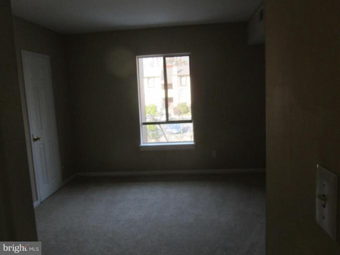 2253 Castle Rock Square, Unit 22C Reston, VA 20191 - Photo 8 of 10 Bedroom #2