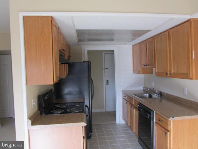 2253 Castle Rock Square, Unit 22C Reston, VA 20191 - Photo 10 of 10 Kitchen