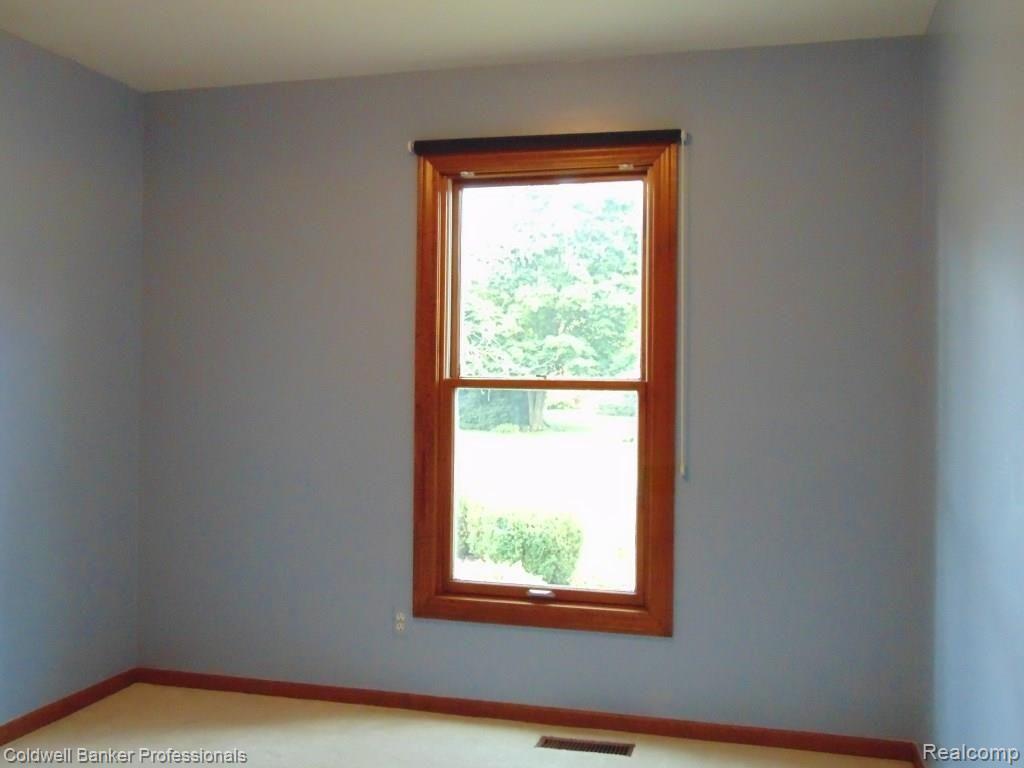 21237 Parklane Road Farmington Hills, MI 48335 - Photo 21 of 56