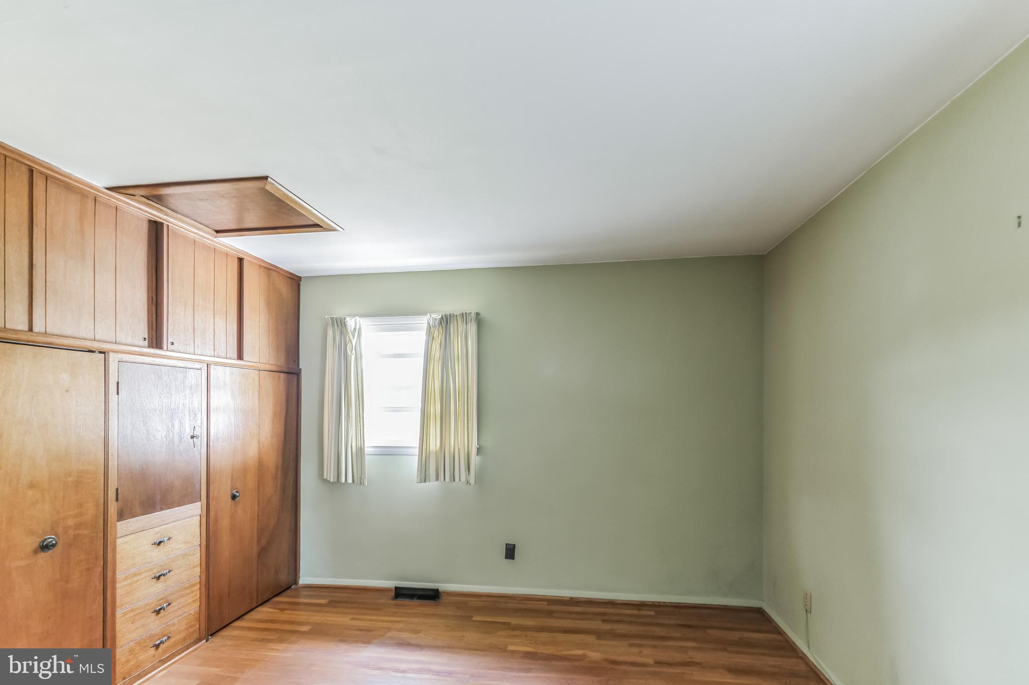 9023 Tammy Road Nottingham, MD 21236 - Photo 12 of 32 Primary BR suite
