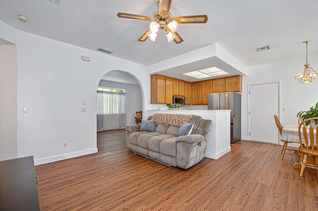 520 Harling Court Rio Linda, CA 95673 - Photo 10 of 32