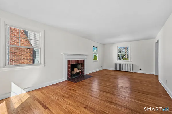 $385,000 | 69 Edgemere Avenue, West Hartford, CT 06110