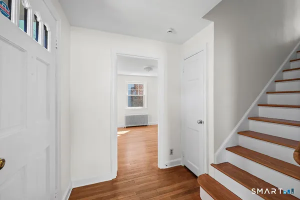 $385,000 | 69 Edgemere Avenue, West Hartford, CT 06110