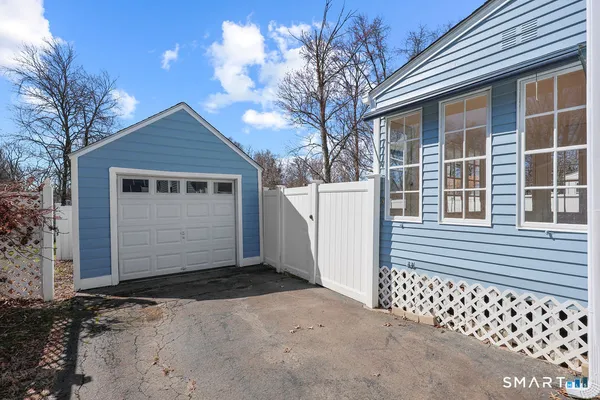 $385,000 | 69 Edgemere Avenue, West Hartford, CT 06110