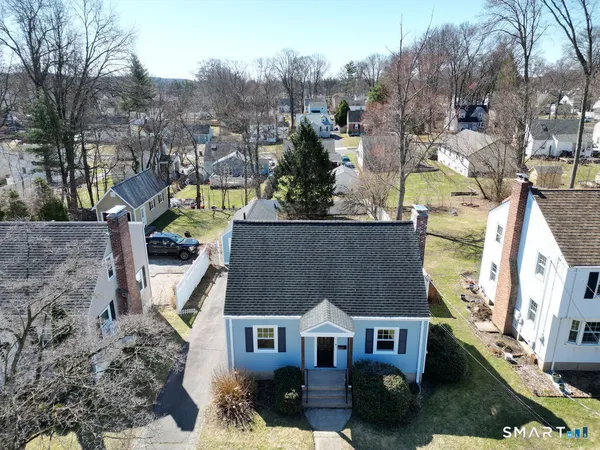 $385,000 | 69 Edgemere Avenue, West Hartford, CT 06110
