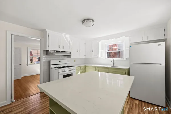 $385,000 | 69 Edgemere Avenue, West Hartford, CT 06110