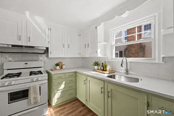 $385,000 | 69 Edgemere Avenue, West Hartford, CT 06110