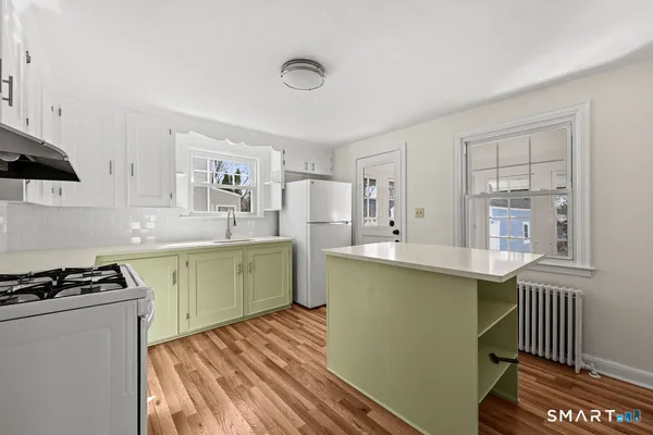 $385,000 | 69 Edgemere Avenue, West Hartford, CT 06110