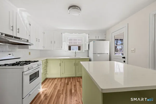 $385,000 | 69 Edgemere Avenue, West Hartford, CT 06110