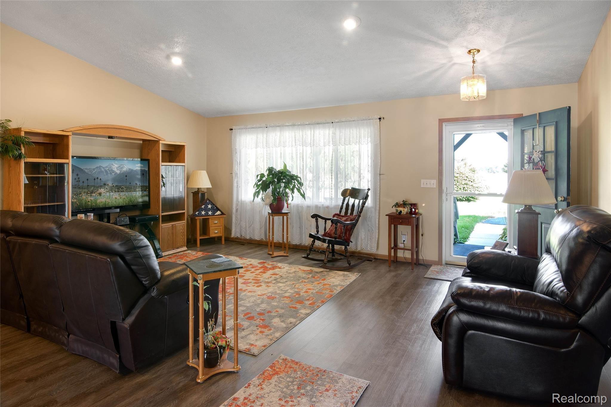 5857 Fay Road Carleton, MI 48117 - Photo 14 of 26 0004.jpg