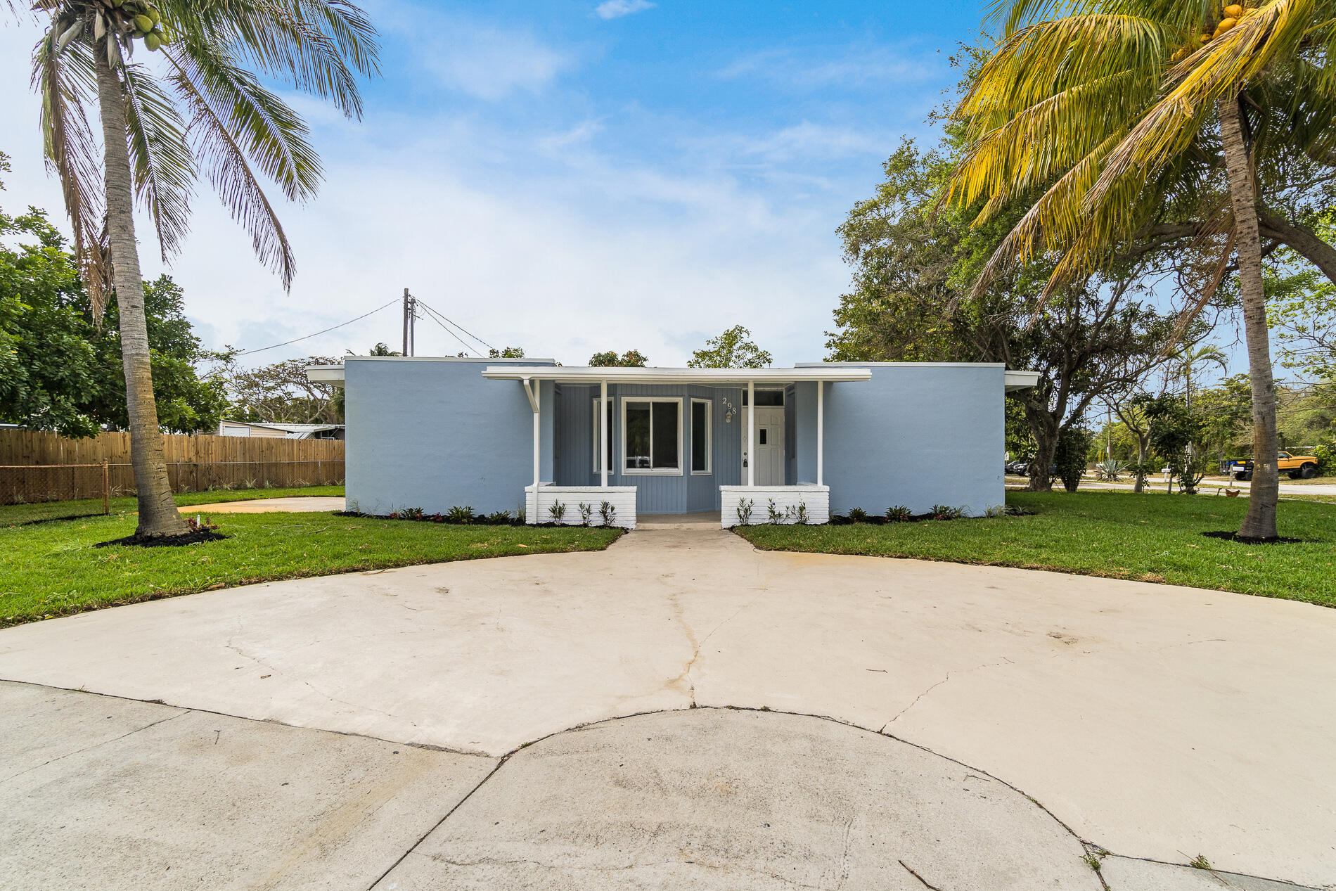 298 Jeffery Street Boca Raton, FL 33487 - Photo 1 of 24 FRONT