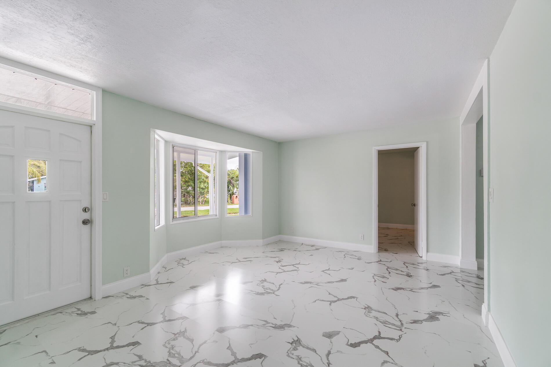 298 Jeffery Street Boca Raton, FL 33487 - Photo 6 of 24 08