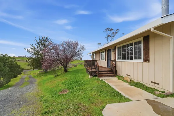 $389,900 | 2615 Ranchito Drive, La Grange, CA 95329