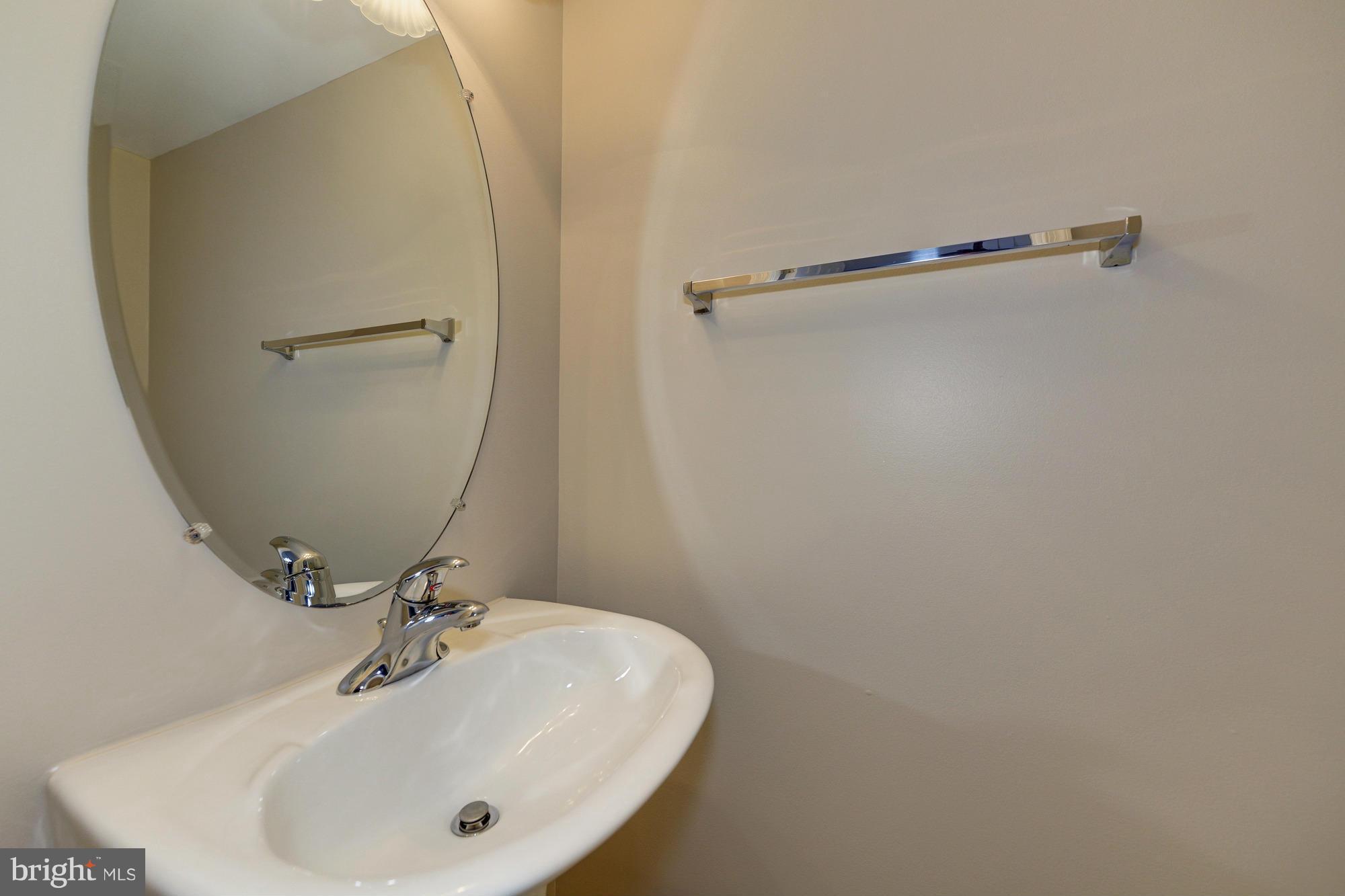 6334 Dunn Court Springfield, VA 22150 - Photo 11 of 28 Bath