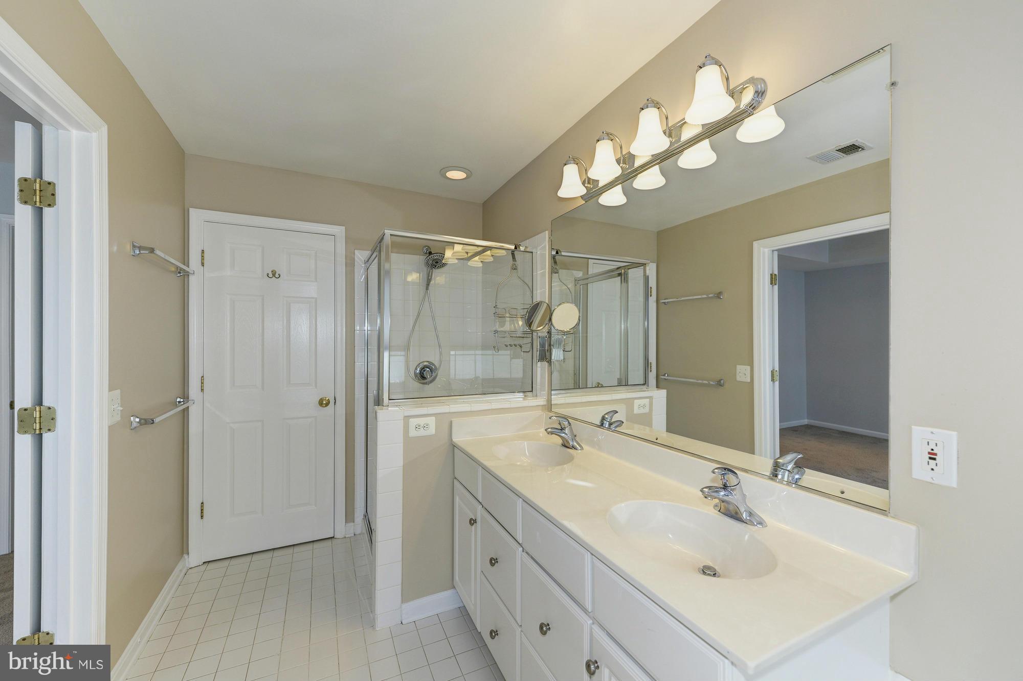 6334 Dunn Court Springfield, VA 22150 - Photo 14 of 28 Bath (Master)