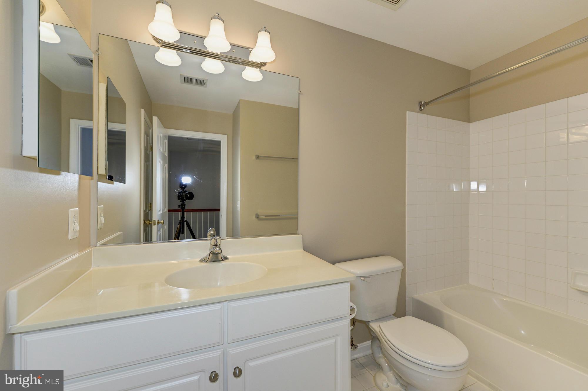 6334 Dunn Court Springfield, VA 22150 - Photo 20 of 28 Bath