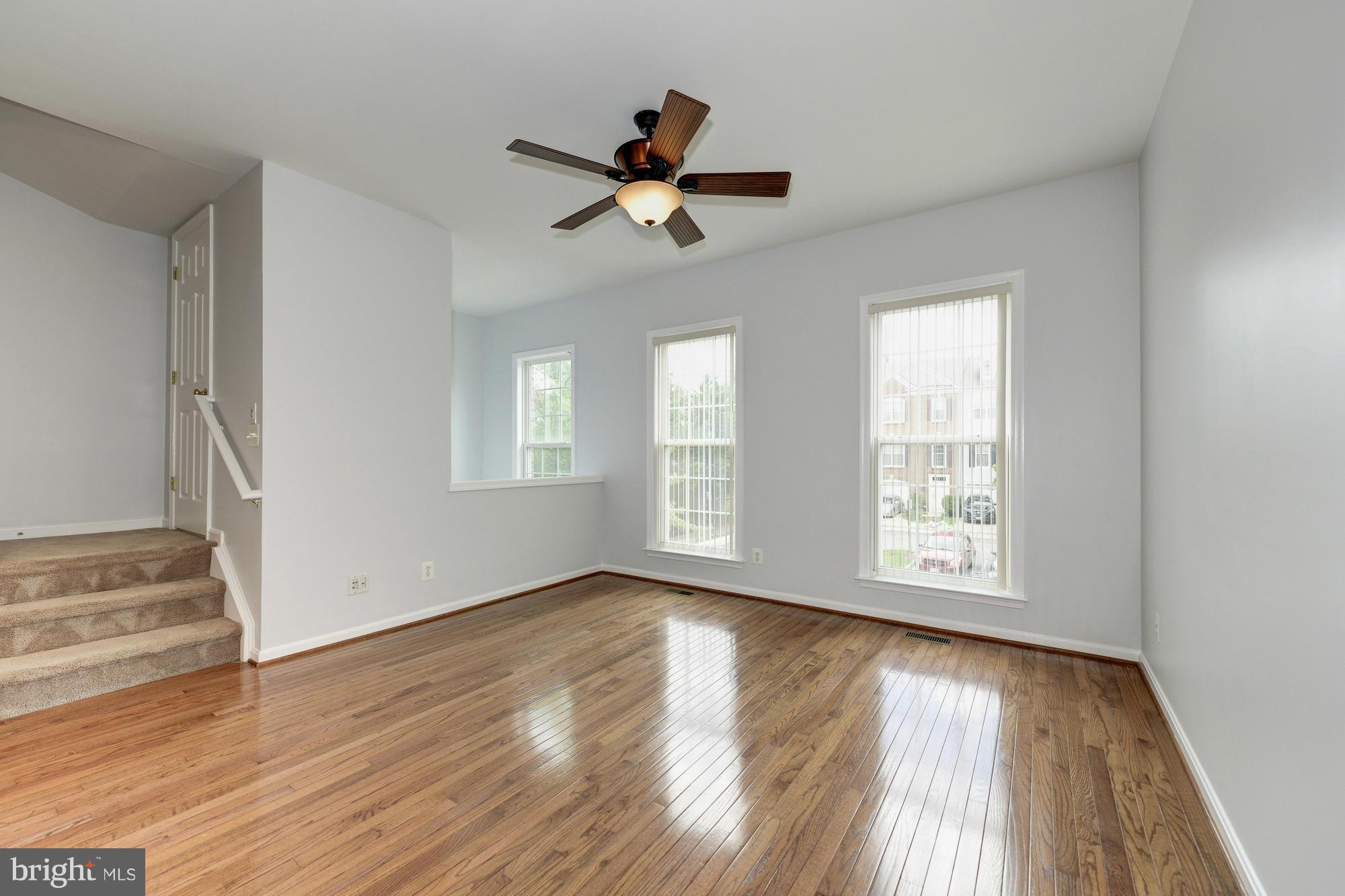 6334 Dunn Court Springfield, VA 22150 - Photo 8 of 28 Living Room