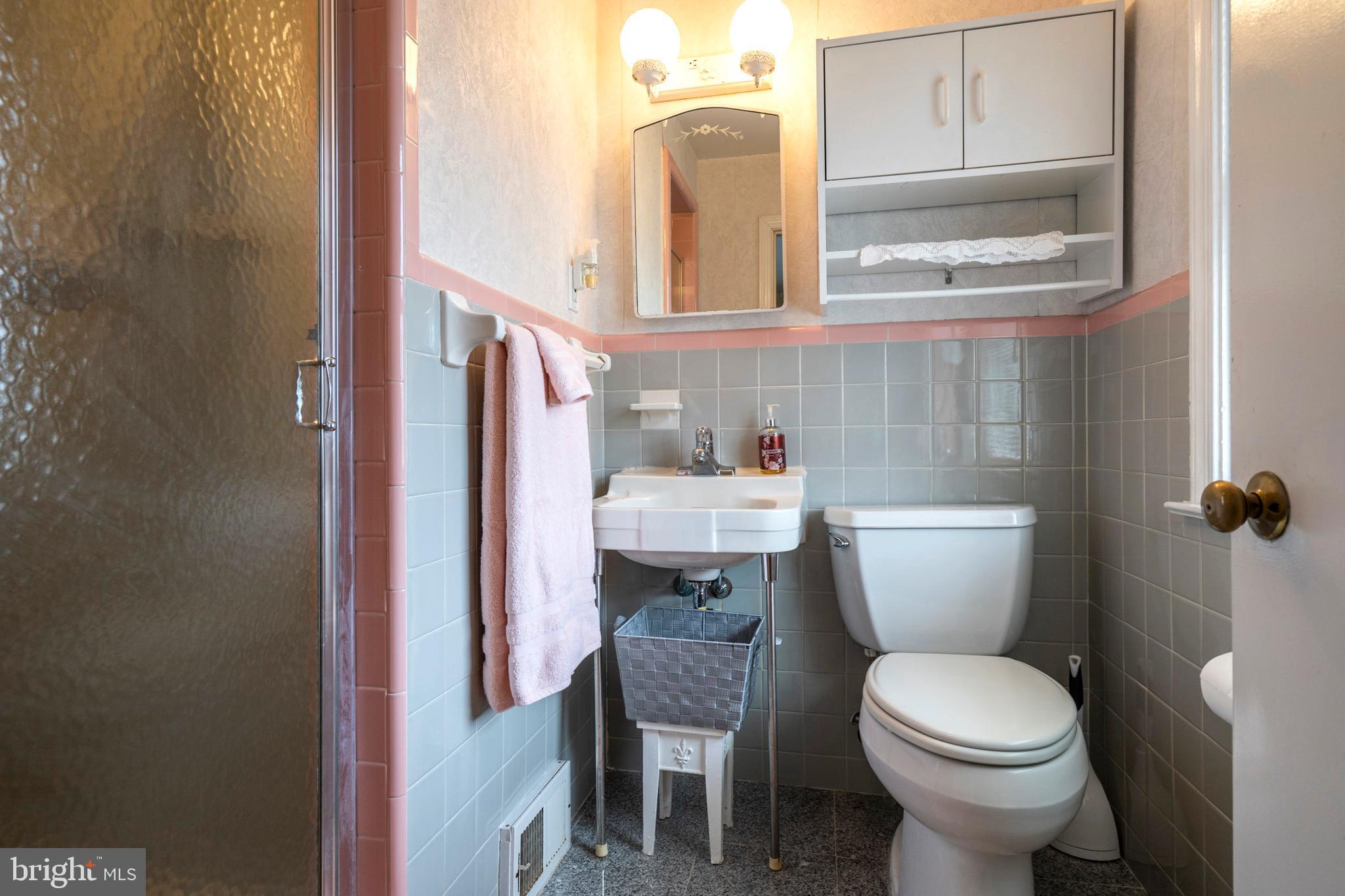 7640 Brookfield Road Cheltenham, PA 19012 - Photo 33 of 39 Master Bathroom