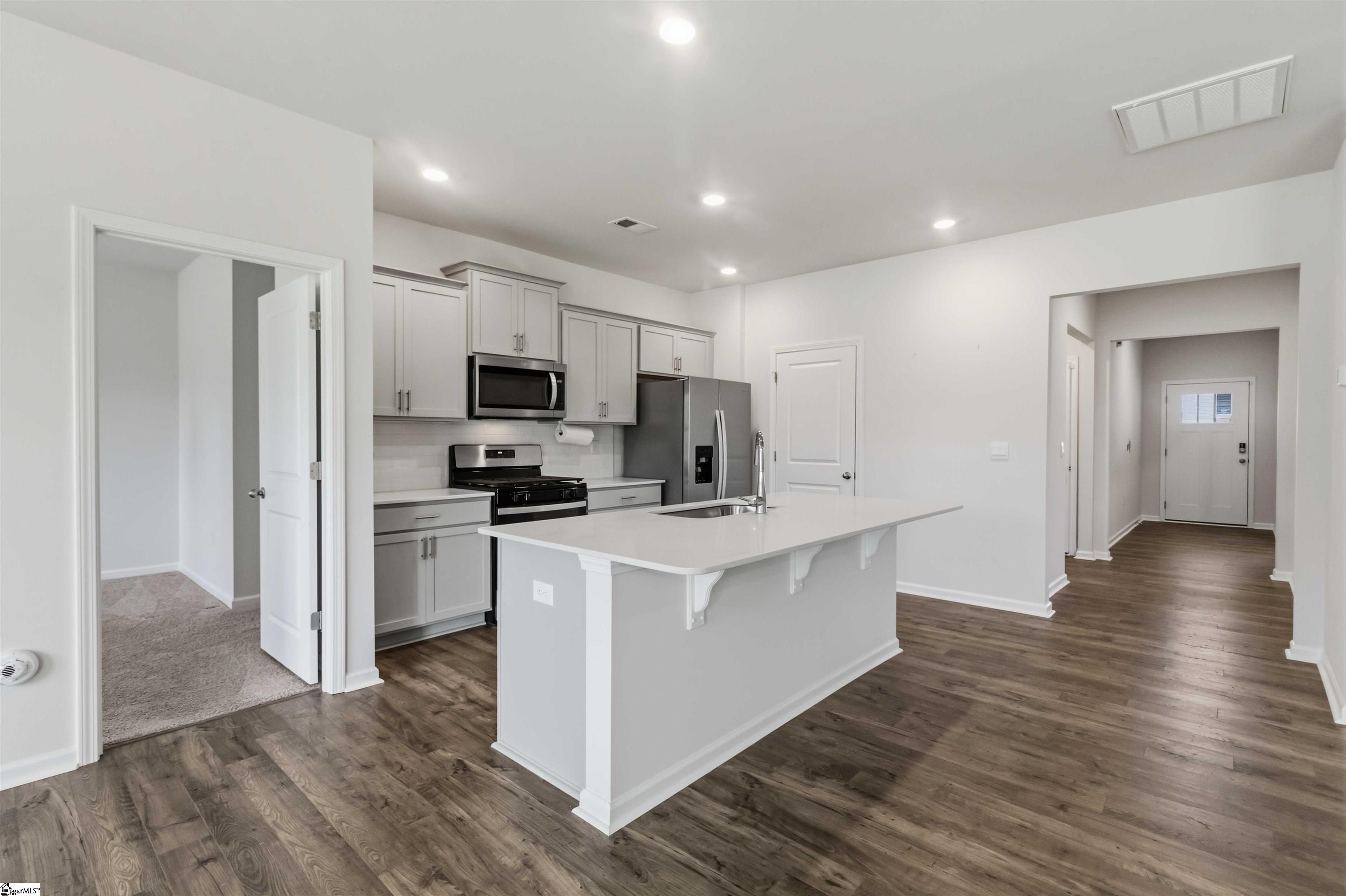 707 Bayridge Road Simpsonville, SC 29680 - Photo 8 of 23